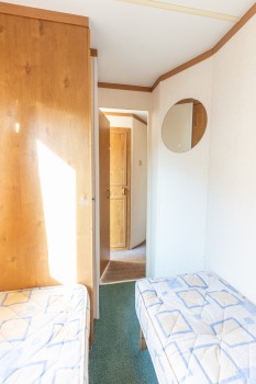 049766-1831.jpg